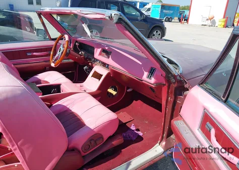 1968 Cadillac Deville z USA, uszkodzony, nr VIN 000000000F8156270